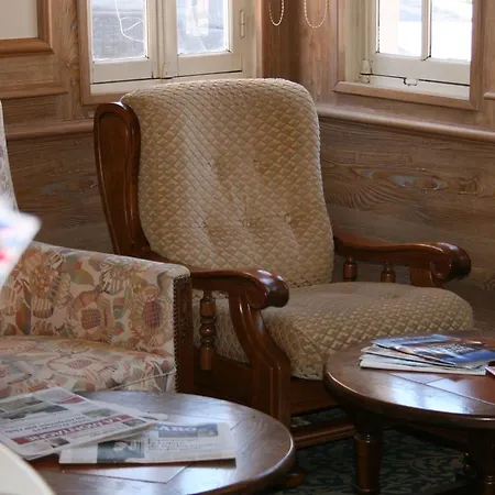 Logis Galland Hotel 2*