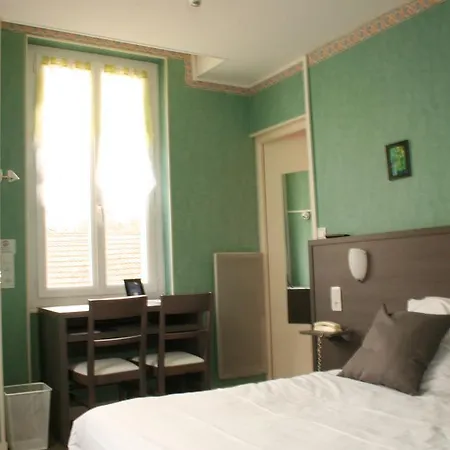 Hotel Logis Galland 2*