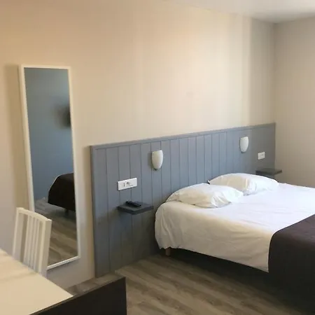 Logis Galland Hotel 2*