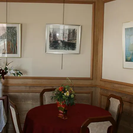 Hotel Logis Galland 2*