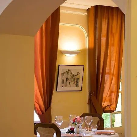 Logis Galland فندق لاباليس